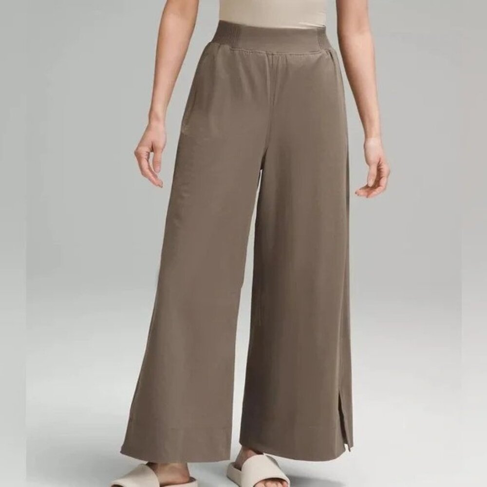 Lululemon NWOT Stretch Woven High-Rise Wide-Leg Cropped Pant Taupetastic XS
